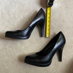 APT 9 - Brand New Black Pumps